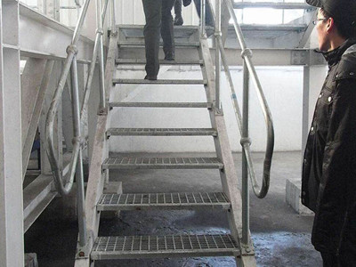 楼梯踏步板